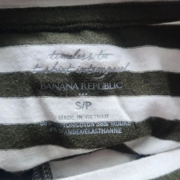 Lot of 4 Banana Republic Tops - Picture 3 of 12